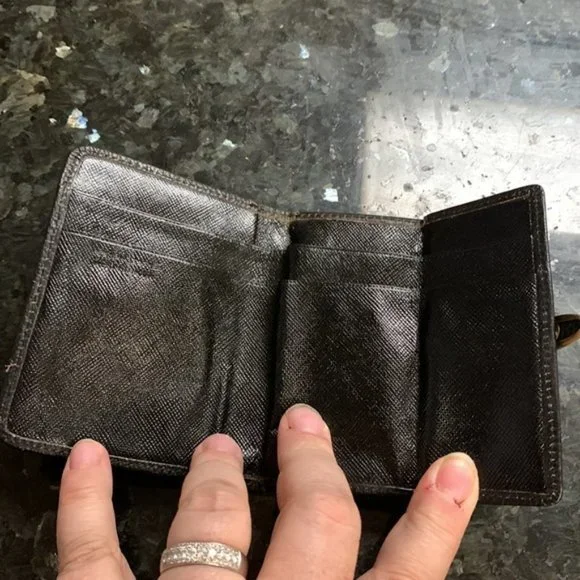 Vintage Kiss Lock Billfold Wallet - Picture 3 of 7